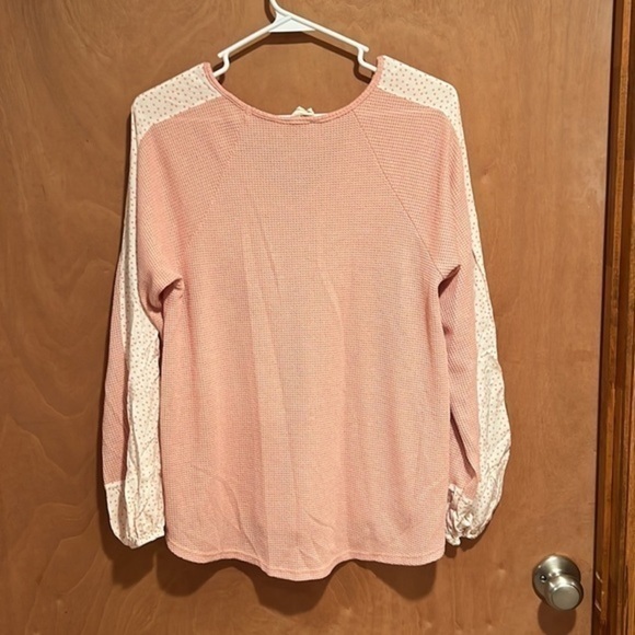Peace Love California Thin pink sweater with cute polka dots Size Medium - Picture 2 of 4